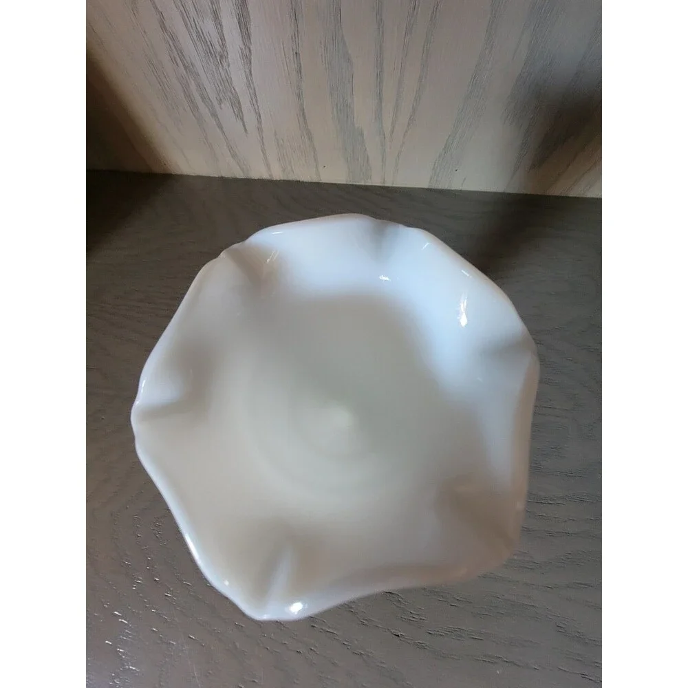 Antique Schram Milk Glass Vase Ruffled Edge Flower Ribbed Design Vintage VTG